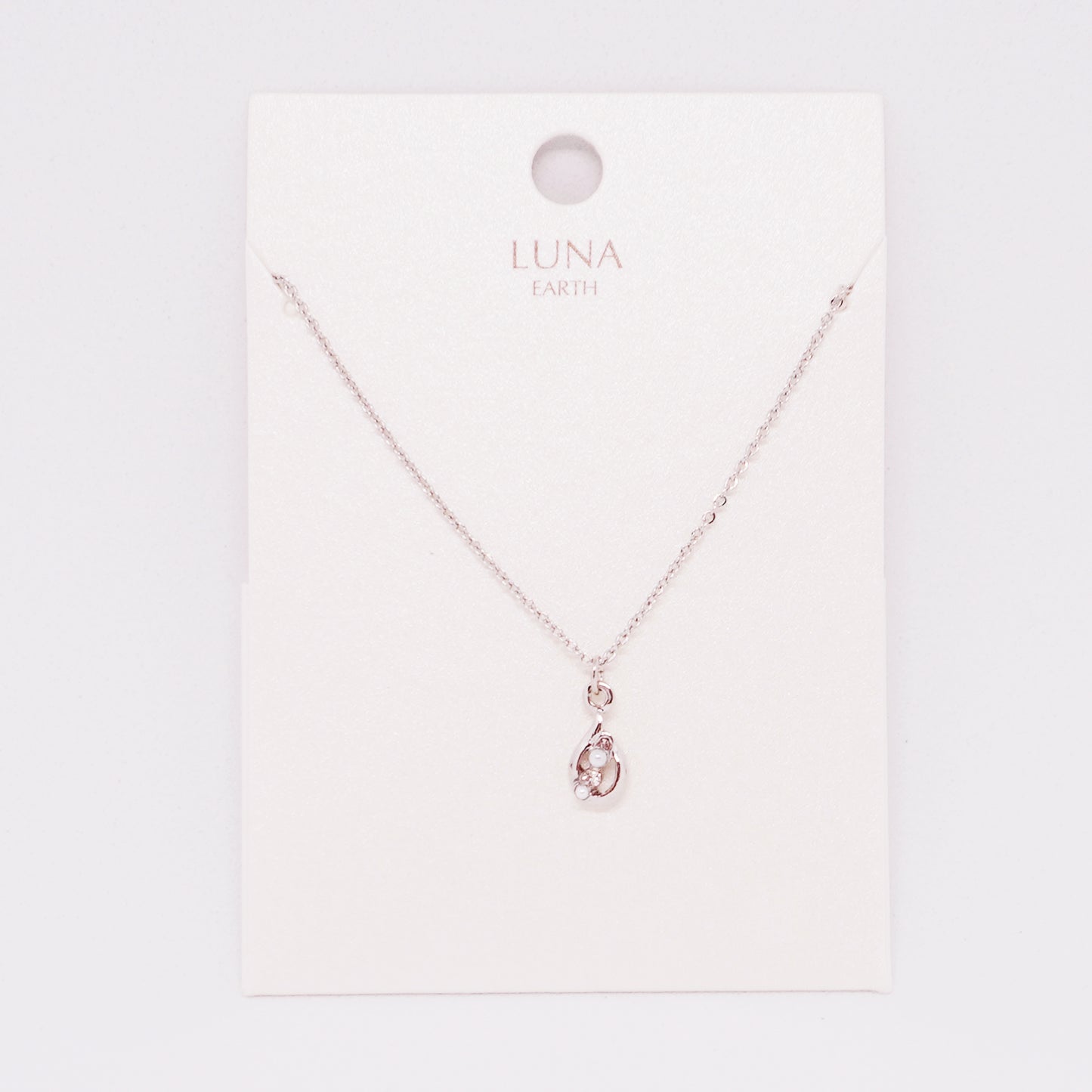Silver Pendant Necklace with Pearl