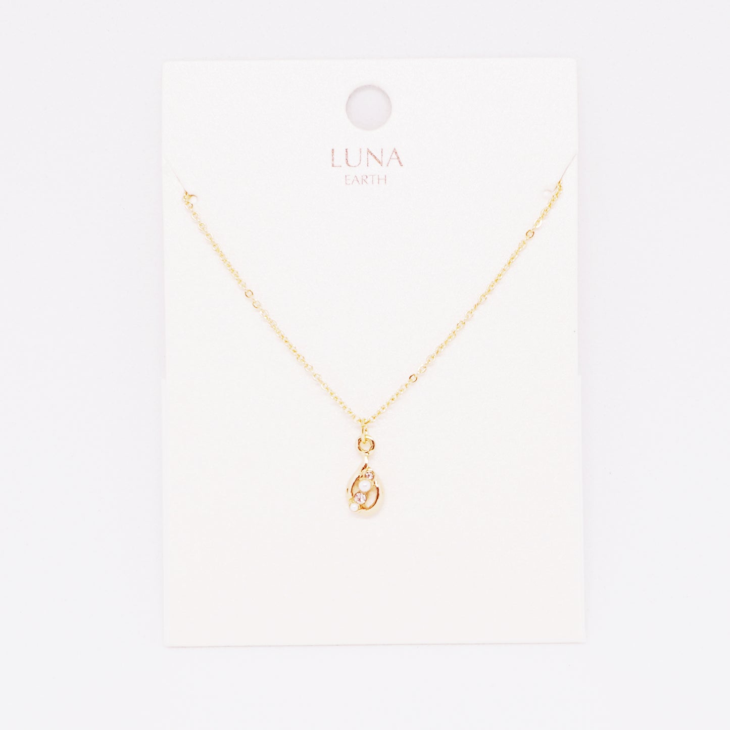 Gold Pendant Necklace with Pearl